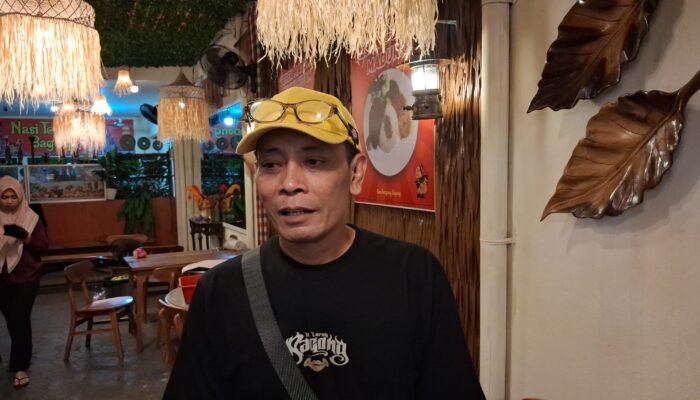 Mengenal Lebih Dekat Deni Puspito Pejual Nasi Tempong Bagong Yang Bagi 1000 Menu Buka Puasa Gratis