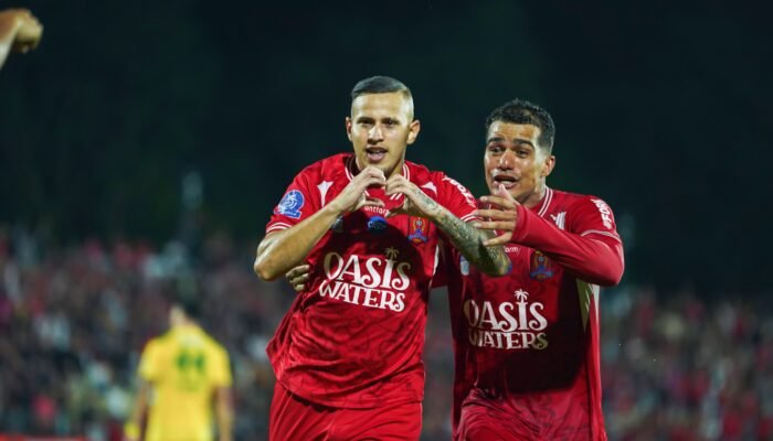 Menang Dari Persebaya Persijap Semakin Dekat Keluar Zona Degradasi