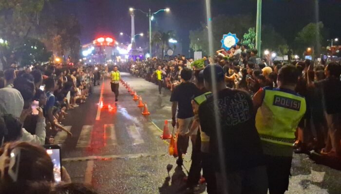 Libur Idul Fitri Ribuan Warga Saksikan Balap Lari di Alun – alun Jepara