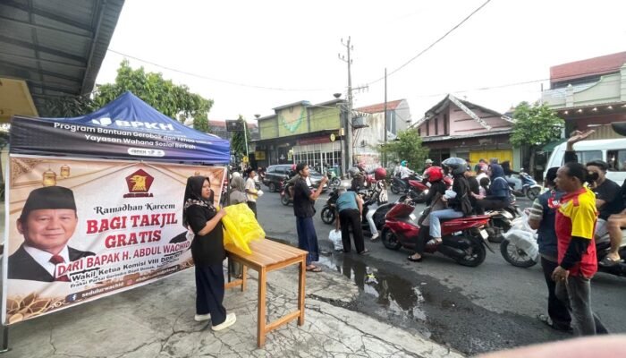 Ramadhan Berkah Sultan Margoyoso Bagikan 1000 Takjil Gratis