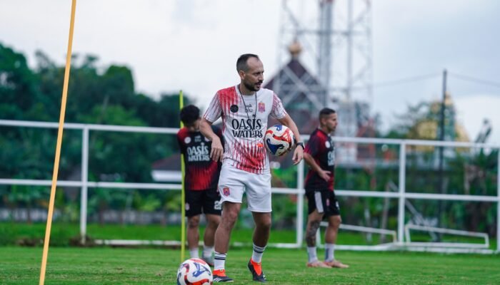 Jelang Lawan Persik Kediri Persijap Target Tiga Point