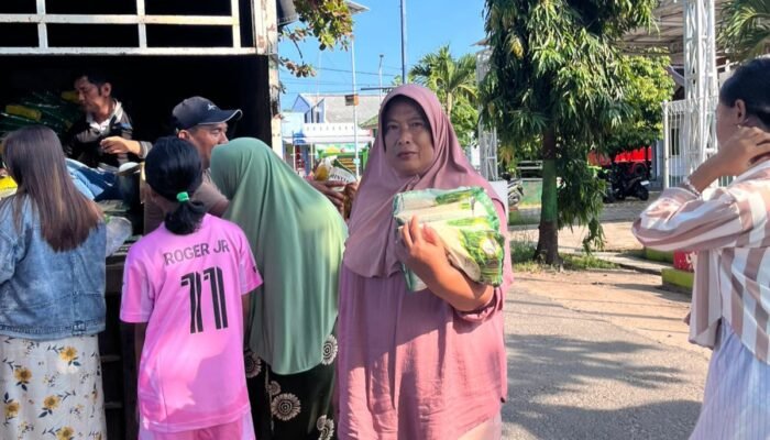 Bulog Hadirkan Beras dan Minyak Terjangkau di Karimunjawa