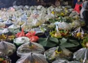 Ribuan Warga Santap 477 Tumpeng Bersama di Alun-alun Jepara