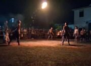 Tradisi Sepak Bola Api Desa Kawak Jadi Simbol Pemersatu dan Perlawanan Hawa Nafsu
