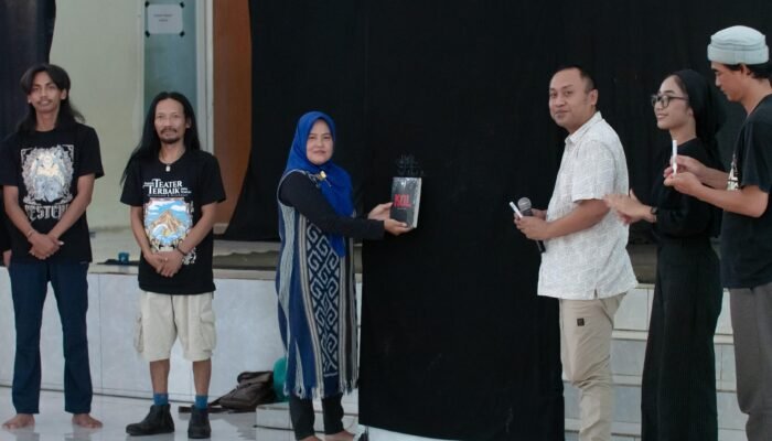 Jepara Hatedu Melahirkan Buku Berjudul KOL