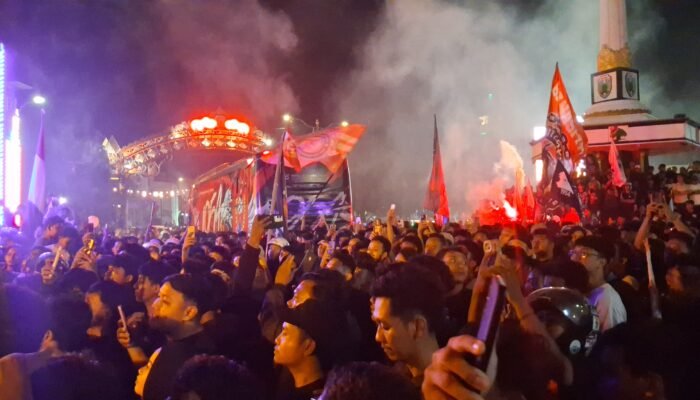 Ribuan Suporter Sambut Kepulangan Persijap Jepara Usai Bertahan di Liga 1 BRI Super League