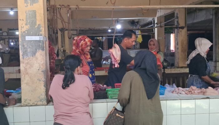 Jelang Iduladha, Harga Daging Sapi di Pasar Jepara Satu Naik Rp5 Ribu per Kilogram