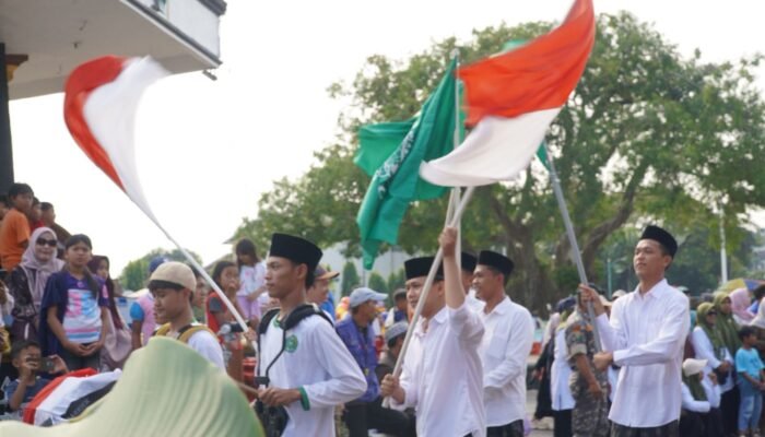 Ribuan Santri Meriahkan Kirab Tahun Baru Islam di Jepara, Bupati: Kalian Adalah Harapan Masa Depan