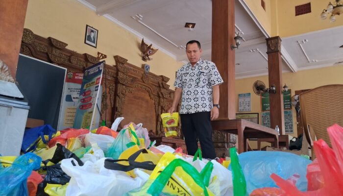 Berbau Solar, Ribuan Minyakita Bantuan Pangan di Jepara Dikembalikan Warga