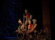 Ketika Keruskan di Bawah Laut Hadir di Panggung Teater