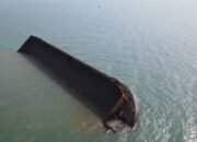 Kapal Tongkang Tenggelam di Perairan Jepara Berhasil Dievakuasi, Nasib 7.221 Ton Batu Bara Masih Jadi Sorotan