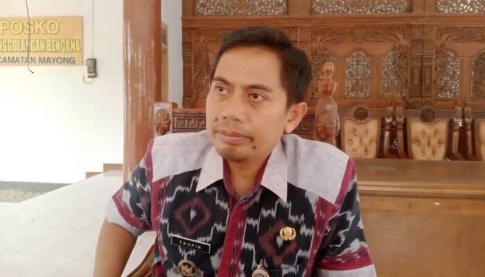 Paska Digruduk Warga : Camat Mayong Tegaskan Bakal Calon Petinggi dari Luar Desa Tetap Bisa Mendaftar