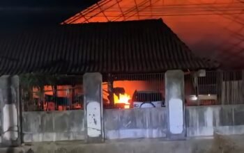 Gudang Mebel di Ngabul Jepara Terbakar Akibat Korsleting Mesin Serkel, Kerugian Capai Rp15 Juta